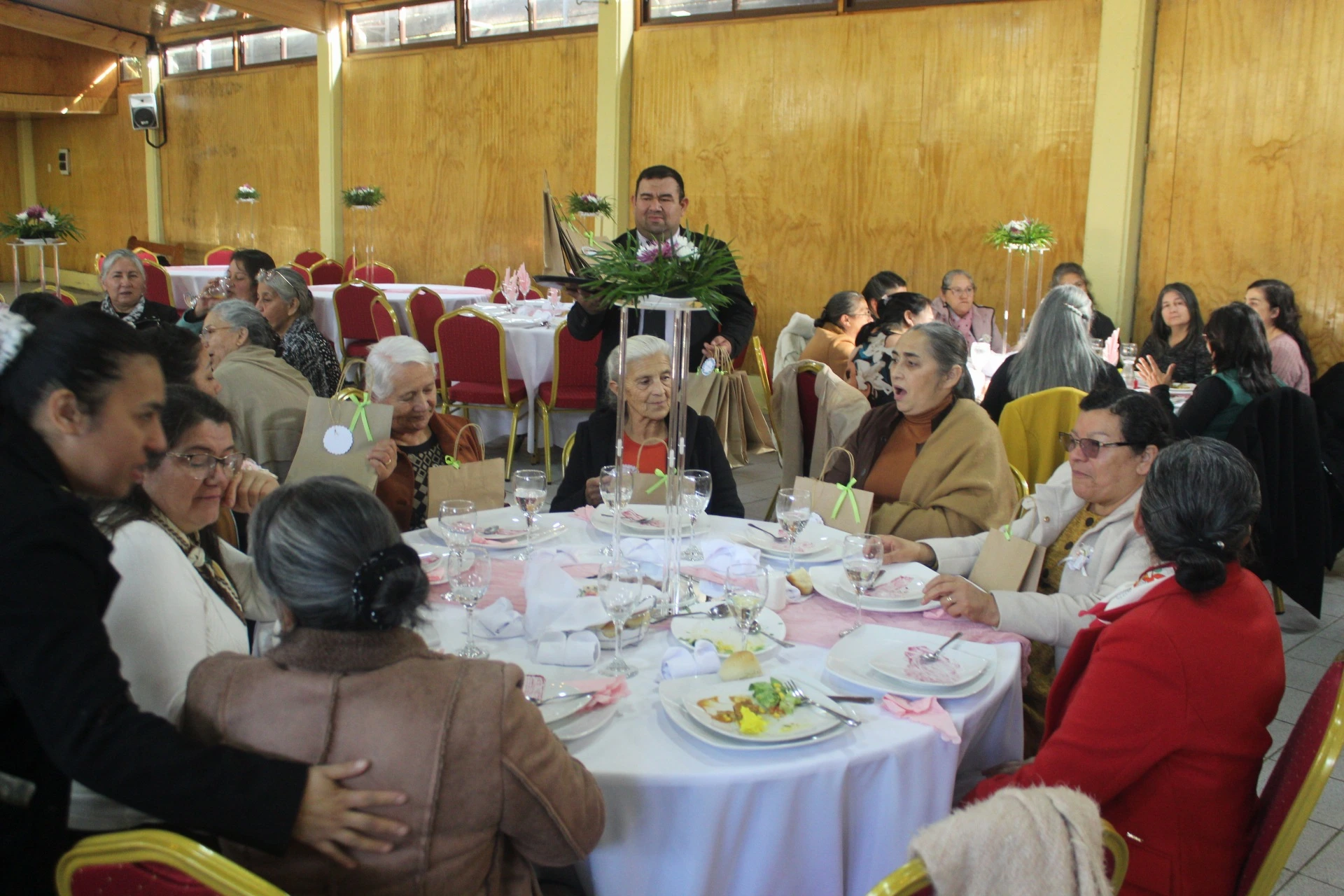 Fotografía de Confraternidad de Dorcas 2026